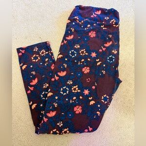 LuLaRoe Blue and Maroon Leggings Floral Pattern, T/C, GUC